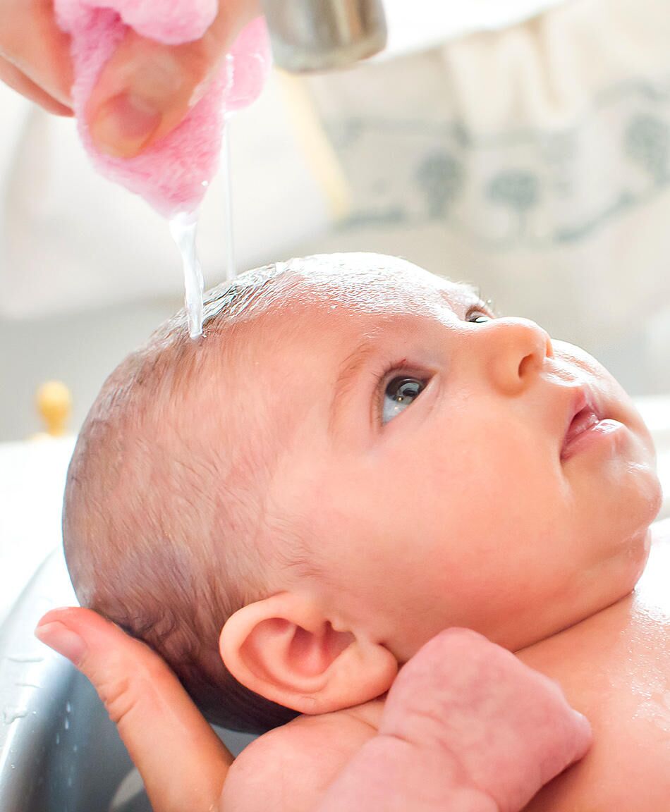 Baby s First Bath How to Bathe a Newborn