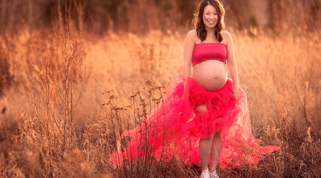 Vintage Nudist Pregnant - 39 Creative Maternity Photo Ideas