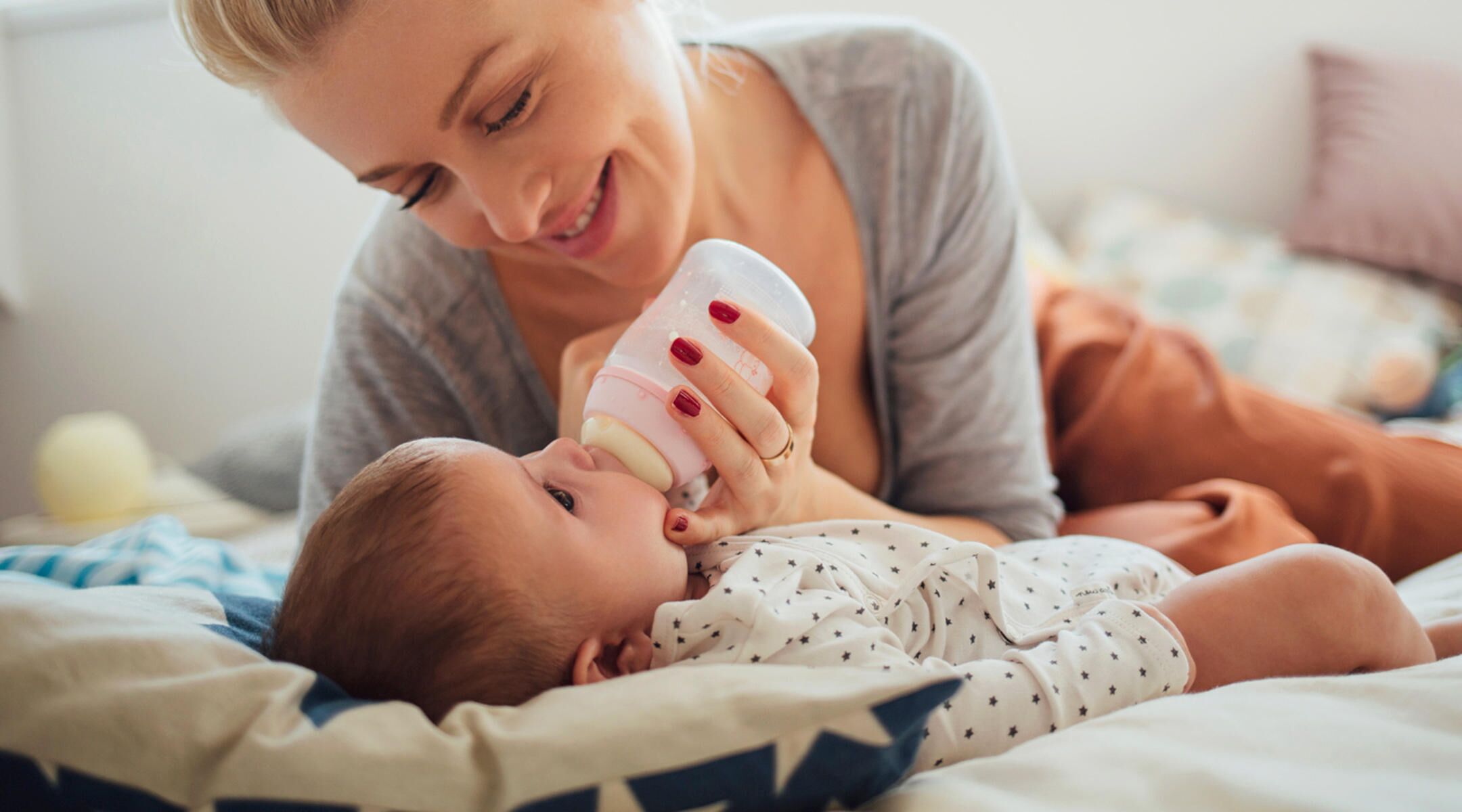 Newborn Bottle Feeding, Newborn