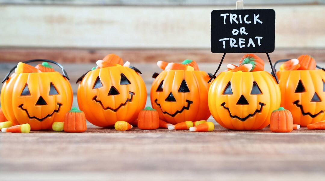 easy halloween games for kids involving pumpkins and candy corn