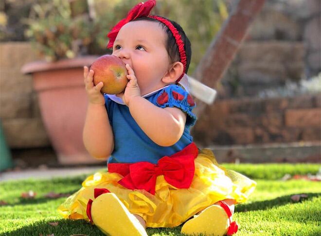 baby snow white photoshoot