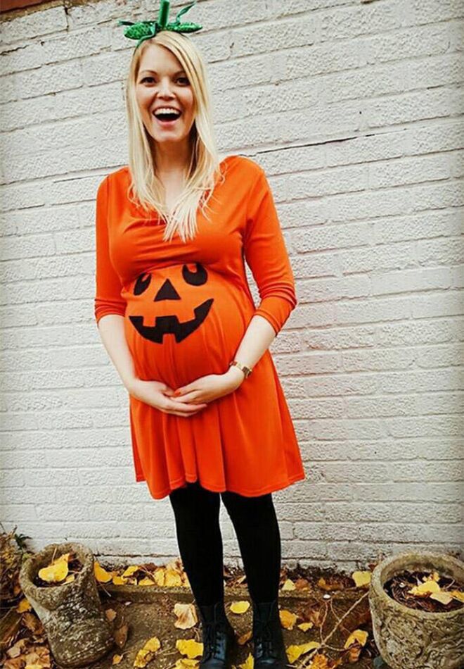 maternity-halloween-costumes-pumpkin