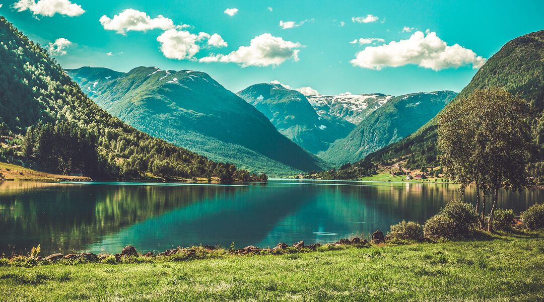 writer travels with kids to the fjords of Norway
