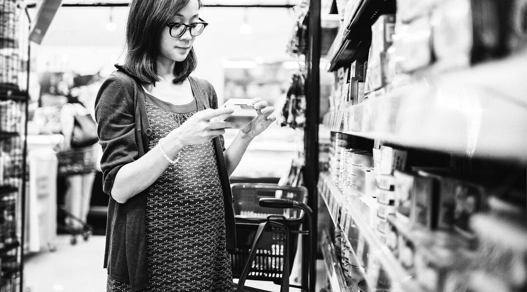 pregnant woman supermarket supplement row