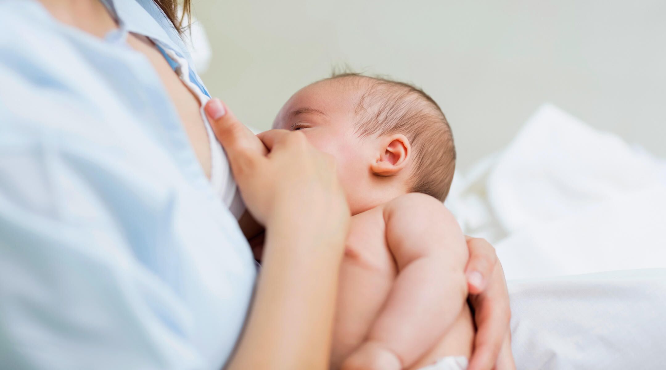 Baby falls asleep while nursing then wakes up deals hungry