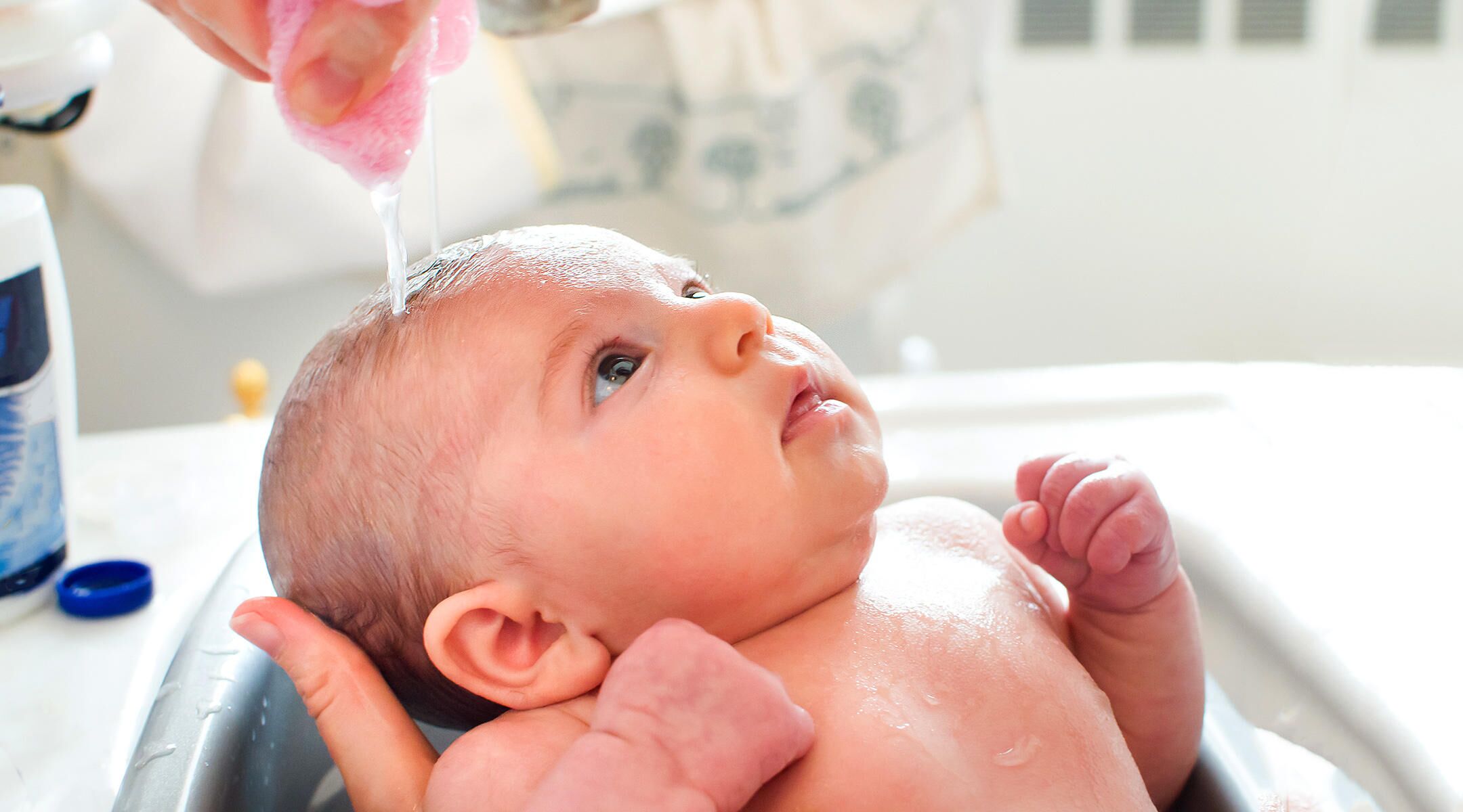 What Do I Need for Baby's First Bath?