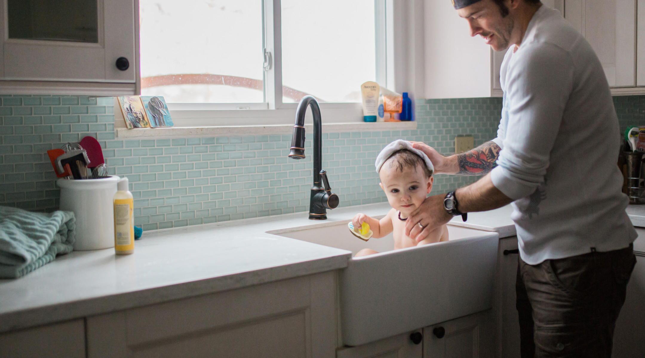 Baby Drank Soapy Bath Water : Adorable Bath Baby With Soap Suds Royalty Free Stock Image ... - Soaps might cause skin irritation, or the child might have a fear of soap entering his eyes and creating a burning sensation.